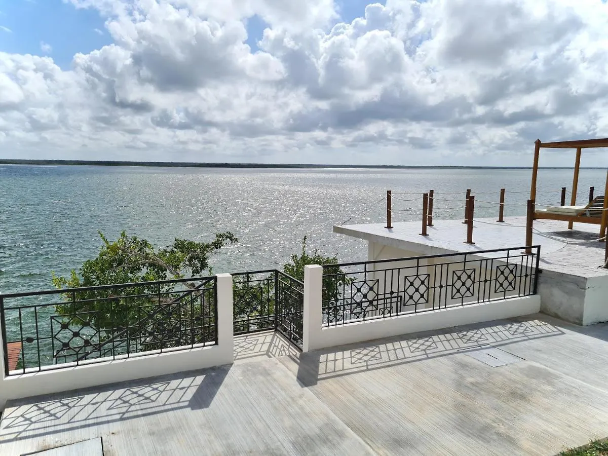 Hotel Vista Laguna Bacalar 0*,
